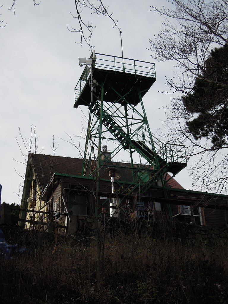 DSCN3036.JPG - Rudolf-Proksch-Hütte und Klesheimwarte am Pfaffstättner Kogel
