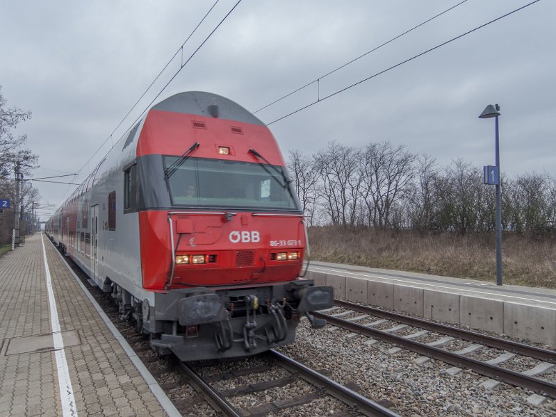 DSCN0244.jpg - Mit dem Zug nach Bernhardsthal