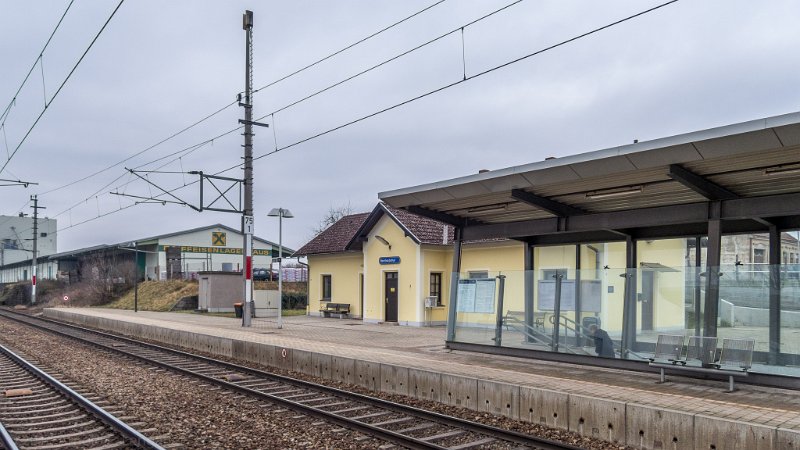 DSCN0245.jpg - Bahnhof Bernhardsthal
