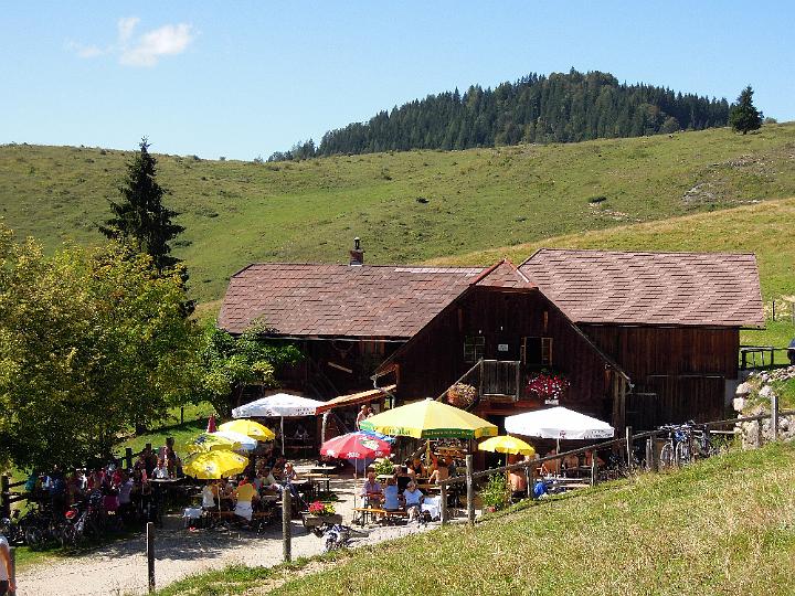 DSCN1251.JPG - ... die Anlaufalm