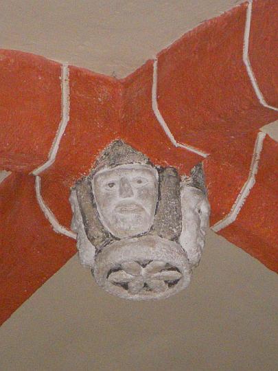 DSCN9659.jpg - Romanischer Schlussstein