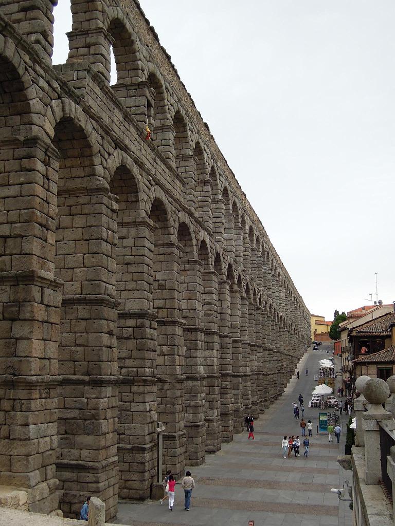 DSCN1919.jpg - Segovia - Römisches Aquädukt