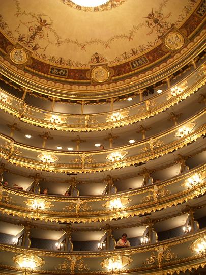 DSCN6576.jpg - Vor der Aufführung: Le Nozze di Figaro