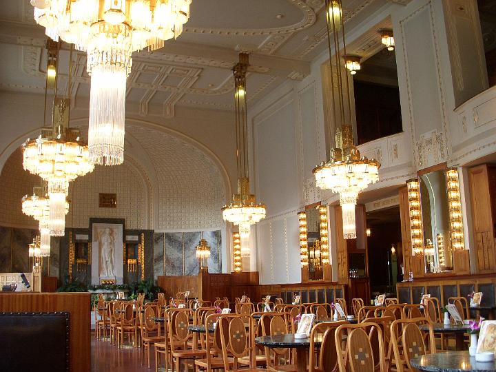 DSCN6665.jpg - Cafe im Obecni-Dum