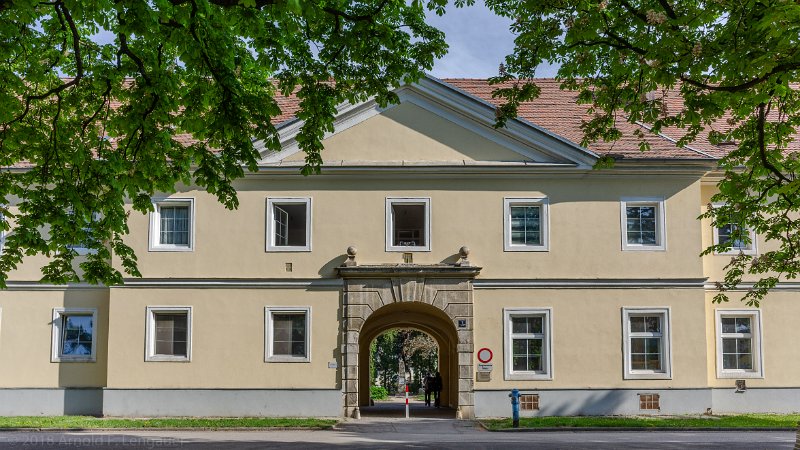 _DSC6368.jpg - Niembsch-Hof (ehem. Kavallerie-Kaserne (1721-24, Jakob Prandtauer)